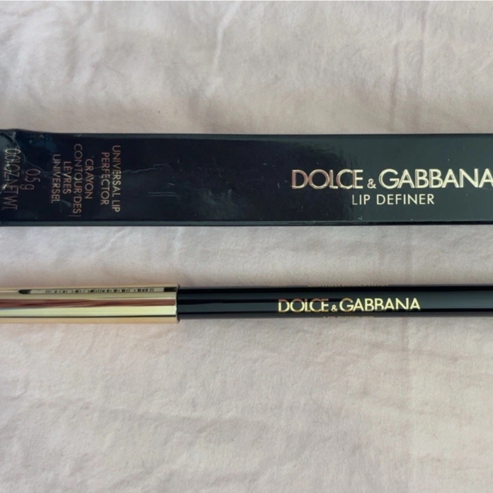 Dolce & Gabbana Lip Definer-#0  Universal Lip Perfector 0.01 OZ. 
NIB